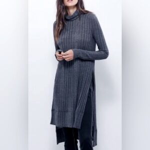 Free People. Women’s Thin Knit Turtleneck Tunic Side Split Sweater
